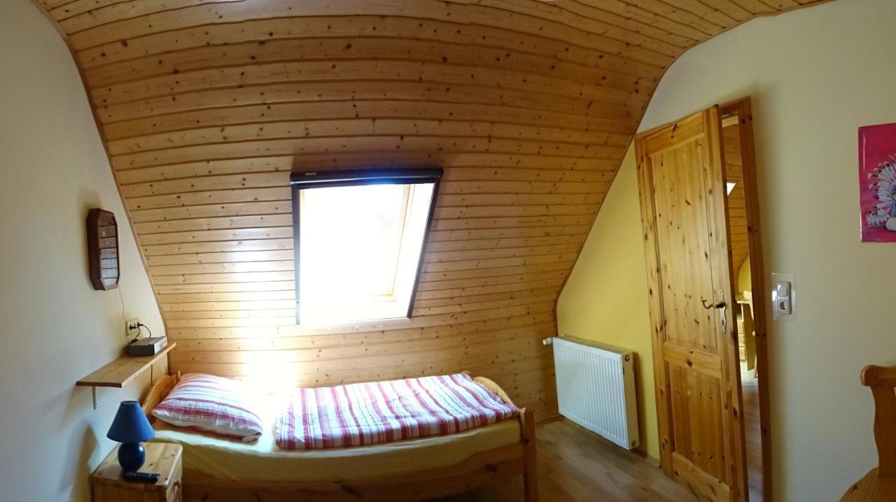 Ferienhaus Im Urigen Garten Bzw Eulenhaus 징스트 외부 사진