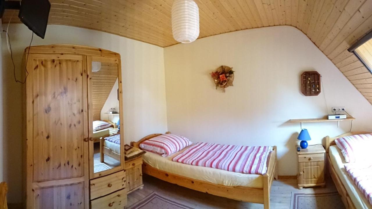 Ferienhaus Im Urigen Garten Bzw Eulenhaus 징스트 외부 사진