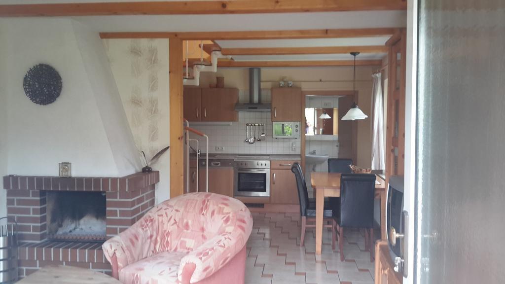 Ferienhaus Im Urigen Garten Bzw Eulenhaus 징스트 객실 사진